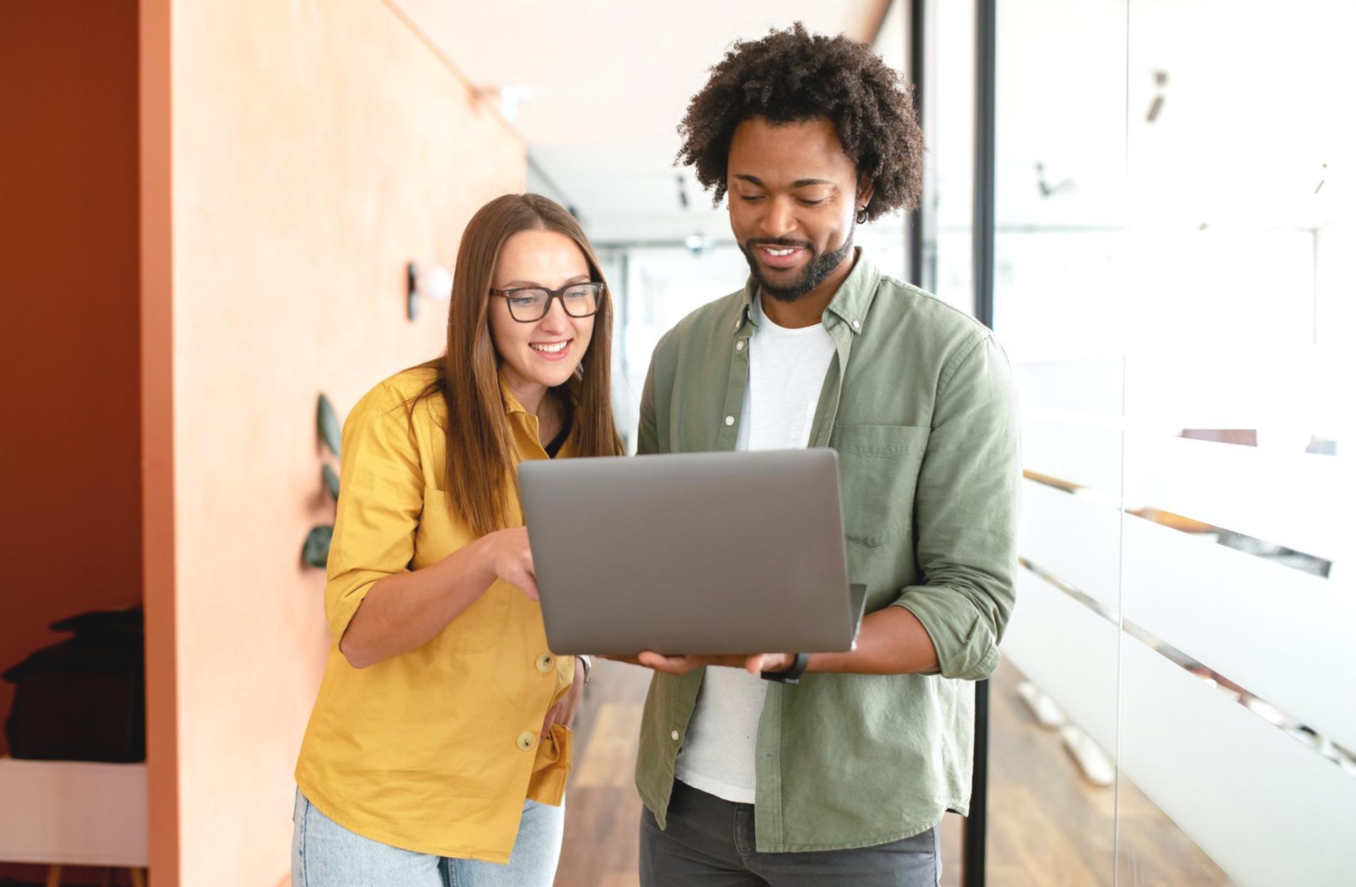 Teilnehmer lernen effektiv in einer interaktiven Webinar-Sitzung